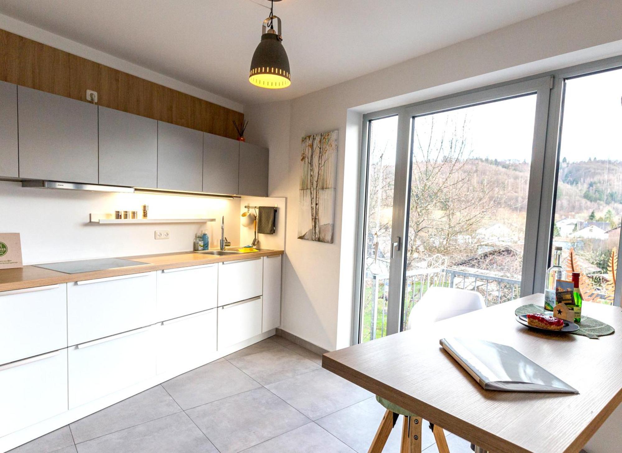 Femo Schick-modern, Natur, Rothaarsteig, 2etg, 2baeder Apartment *